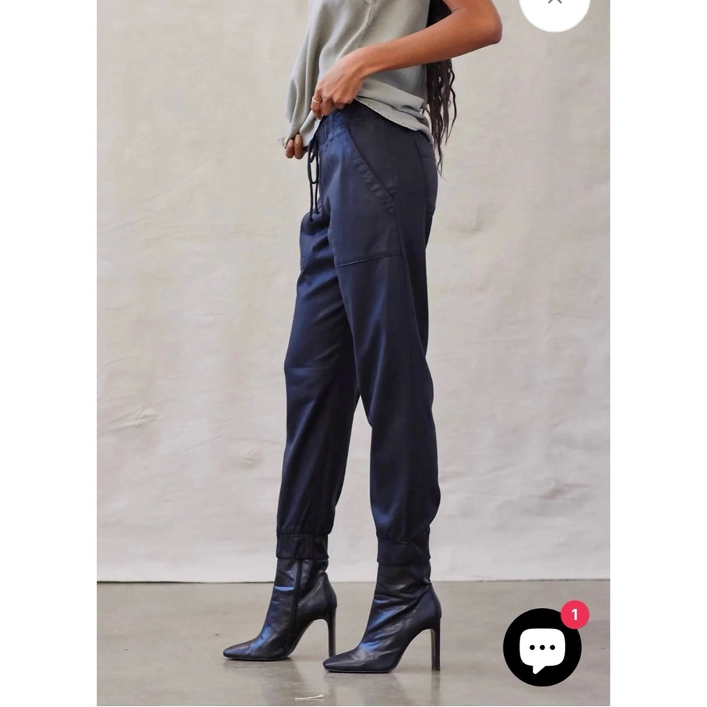 NEW WITH TAGS Bella Dahl Coated Chelsea Luxury Joggers, Size Small
